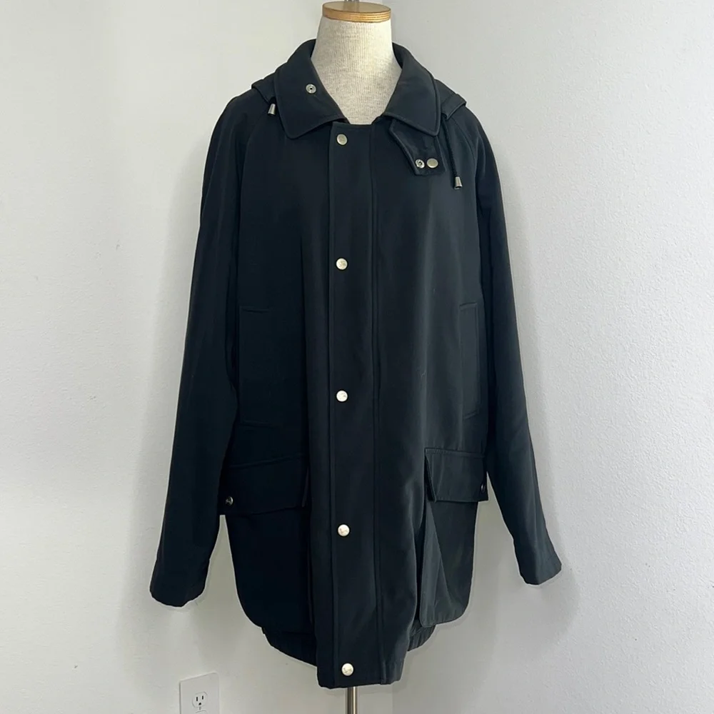 🔹 Burberry Hooded Coat